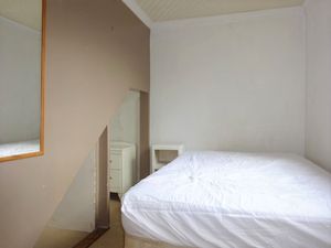 Bedroom- click for photo gallery